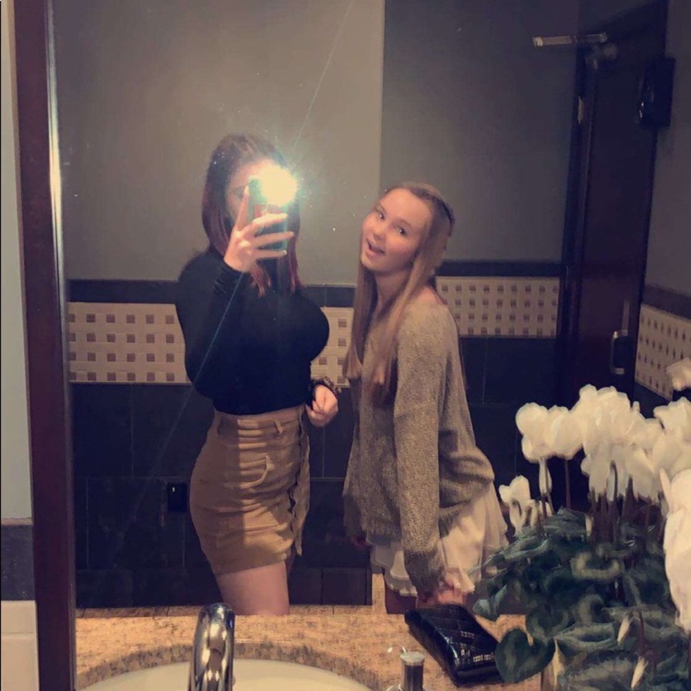 Meet your Posher, Lois